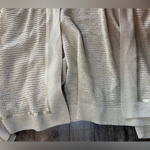 St. John Collection Gold Metallic Sparkly Shawl One Size - Picture 2 of 6